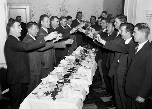 1938 Giants raise a toast to their championship.